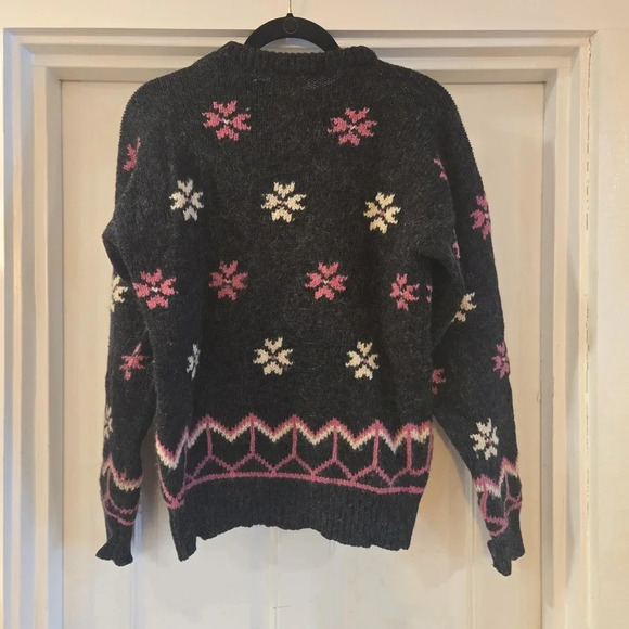 VTG Woolrich Fair Isle Wool Mohair Snowflake Sweater Gray Pink White Size Medium - Picture 3 of 11
